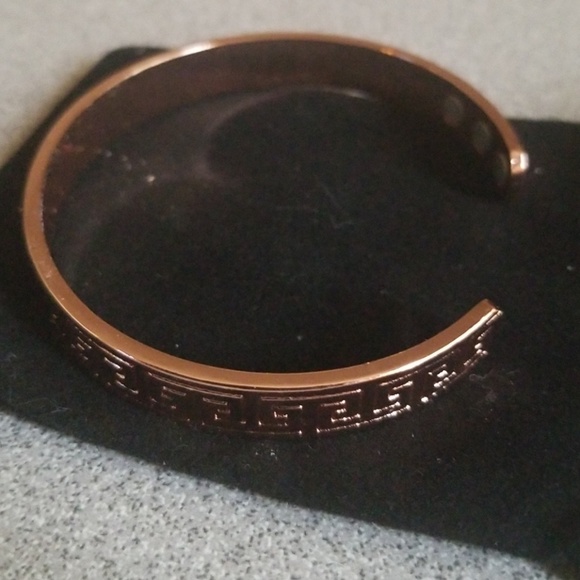 Magnite cuff - Picture 2 of 3